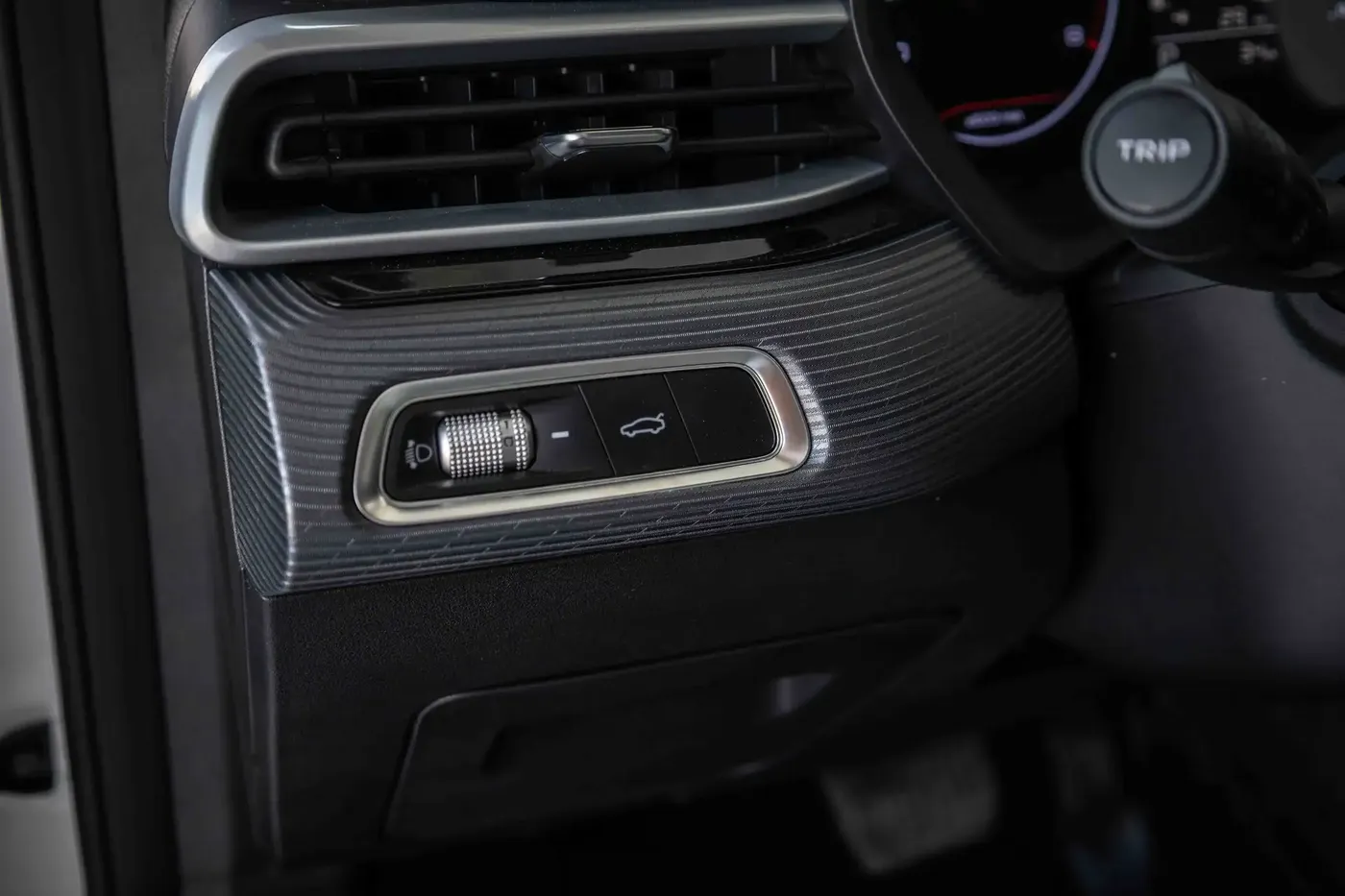 2024 GEELY EMGRAND GS - Image 6