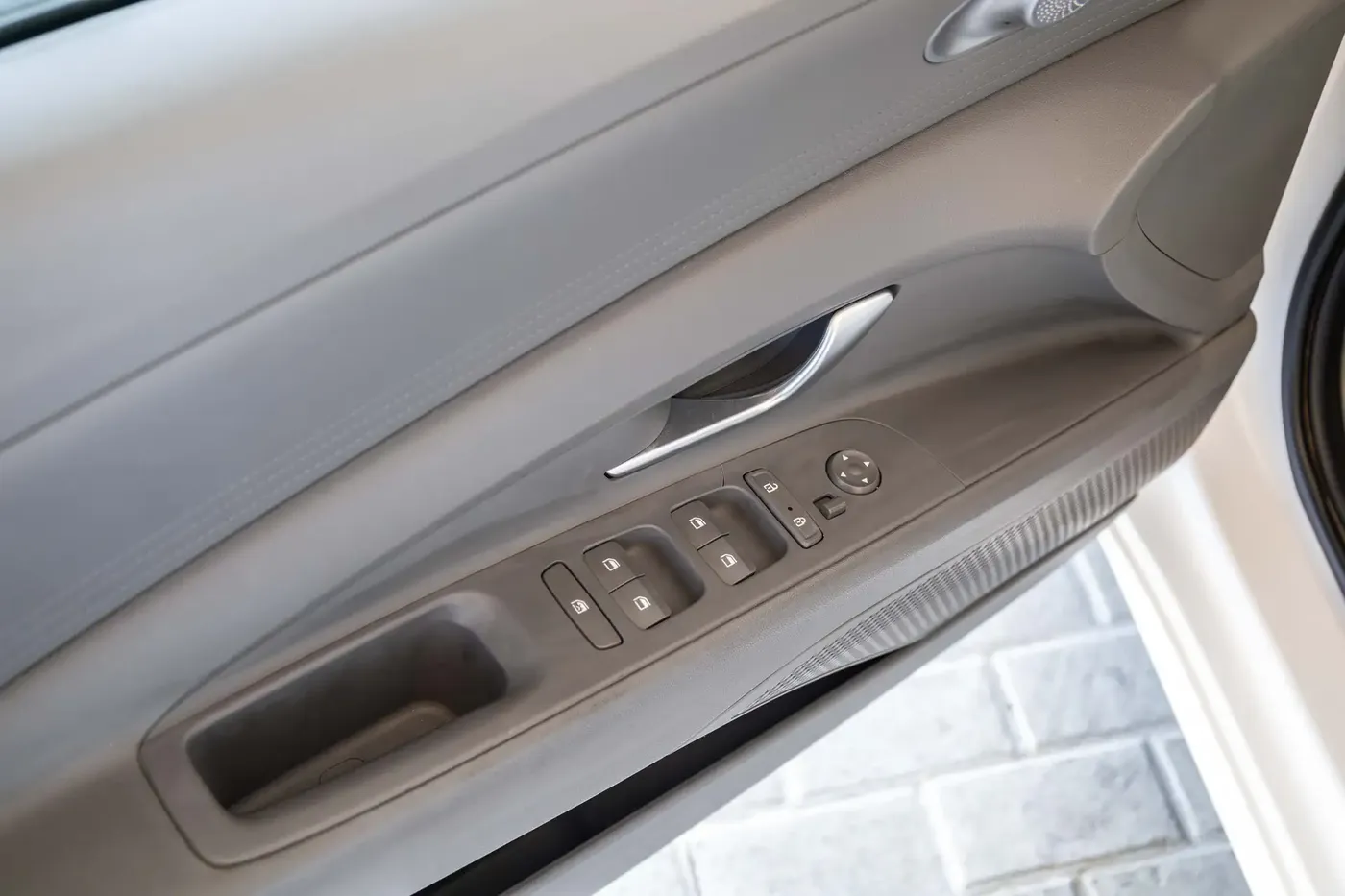 2023 HYUNDAI ELANTRA SMART - Image 5