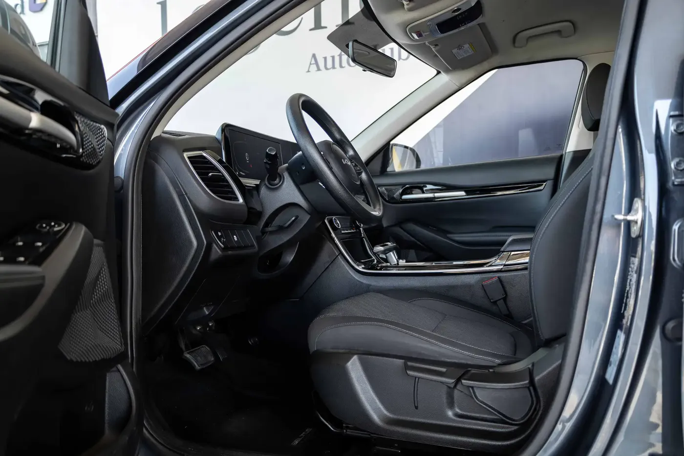2024 KIA SELTOS DELUXE - Image 2