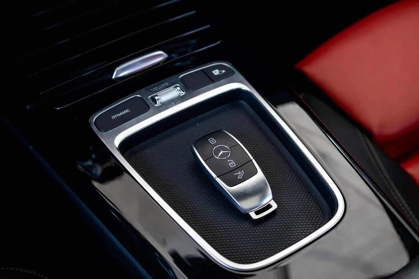 2024 MERCEDES BENZ A200 AMG Mild Hybrid - Image 2