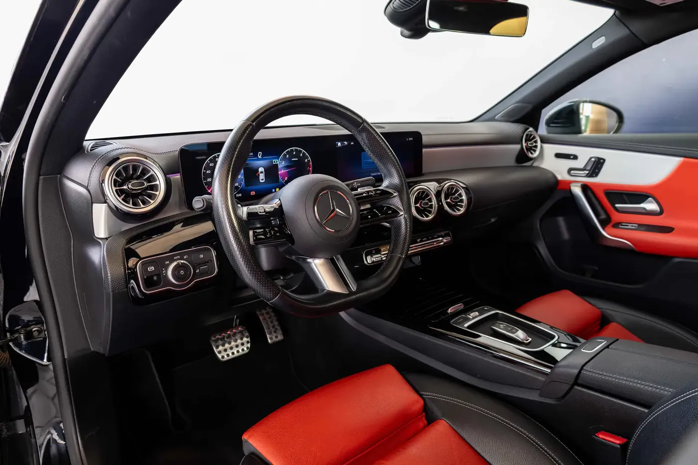 2024 MERCEDES BENZ A200 AMG Mild Hybrid - Image 4