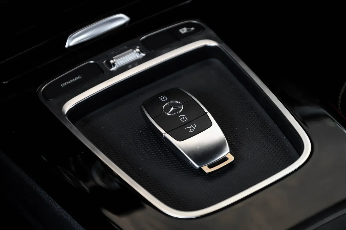 2024 MERCEDES BENZ A200 AMG Mild Hybrid - Image 3