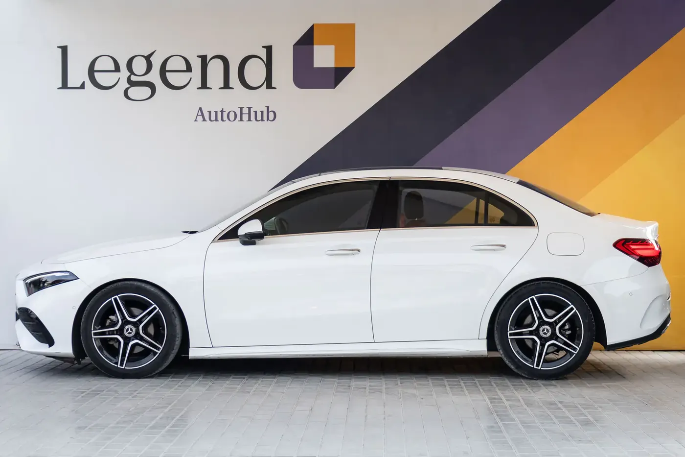 2024 MERCEDES BENZ A200 AMG Mild Hybrid - Image 5