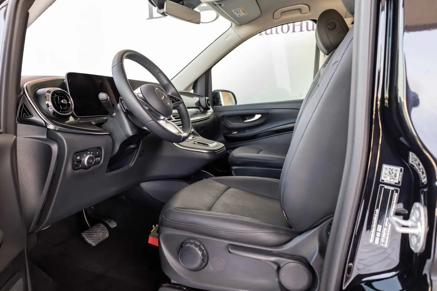2025 MERCEDES BENZ V300 EXTRA LONG - Image 2