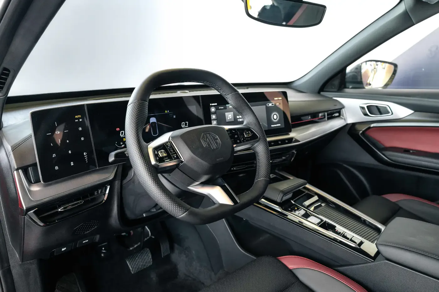 2025 MG MG1 LUXURY - Image 6