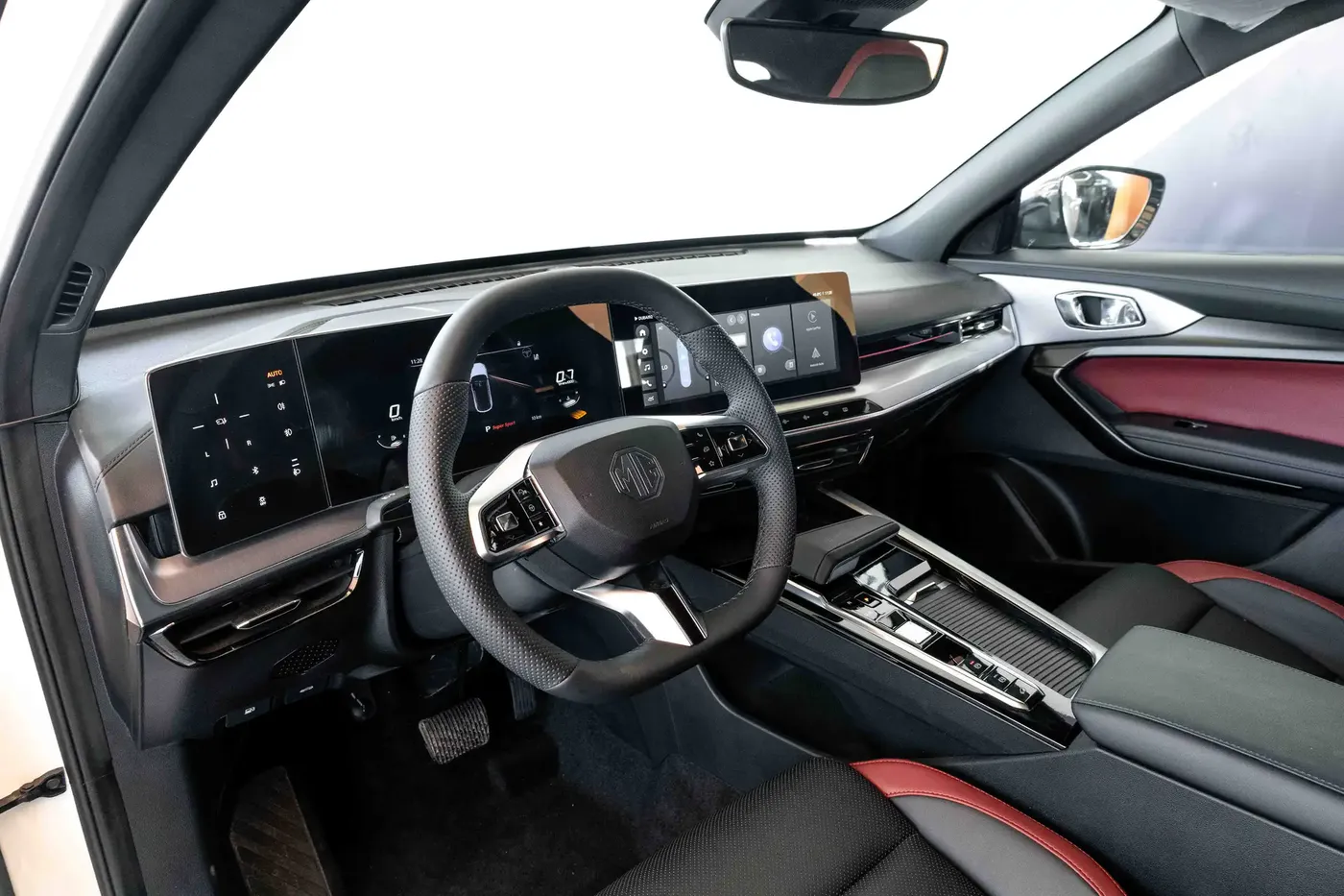 2025 MG MG1 LUXURY - Image 4