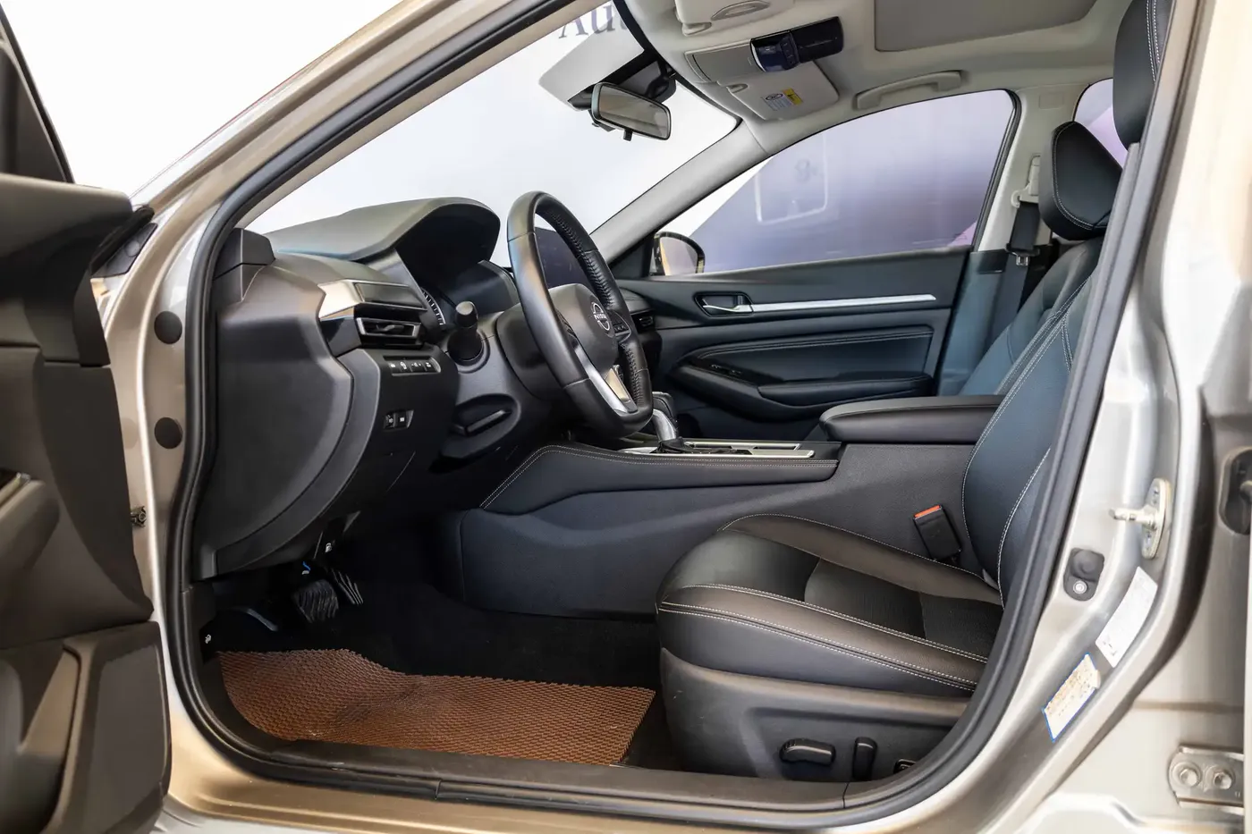 2023 NISSAN ALTIMA SL - Image 2