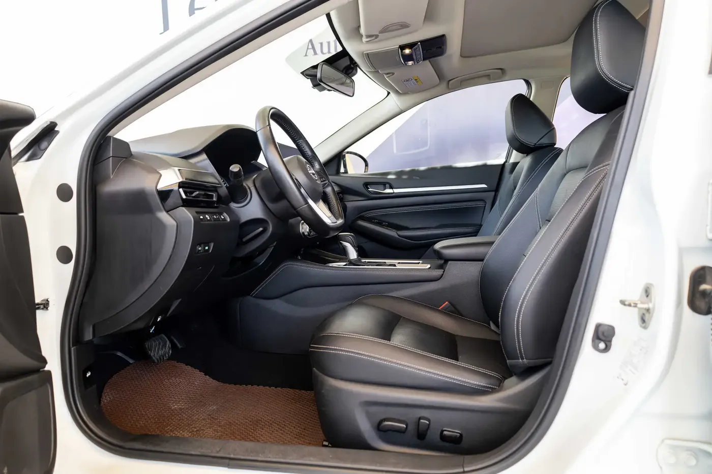 2023 NISSAN ALTIMA SL - Image 2