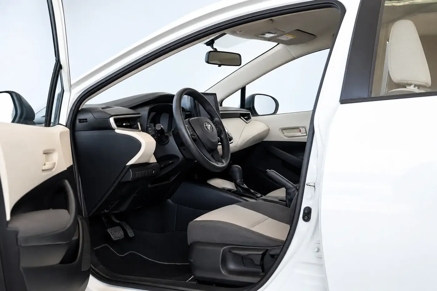 2024 TOYOTA COROLLA XLI - Image 2