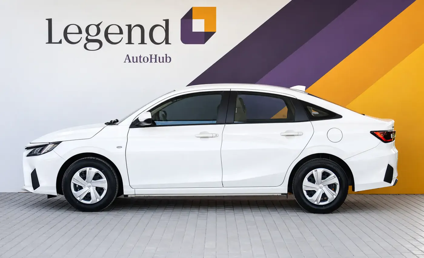 2023 TOYOTA YARIS E - Image 6