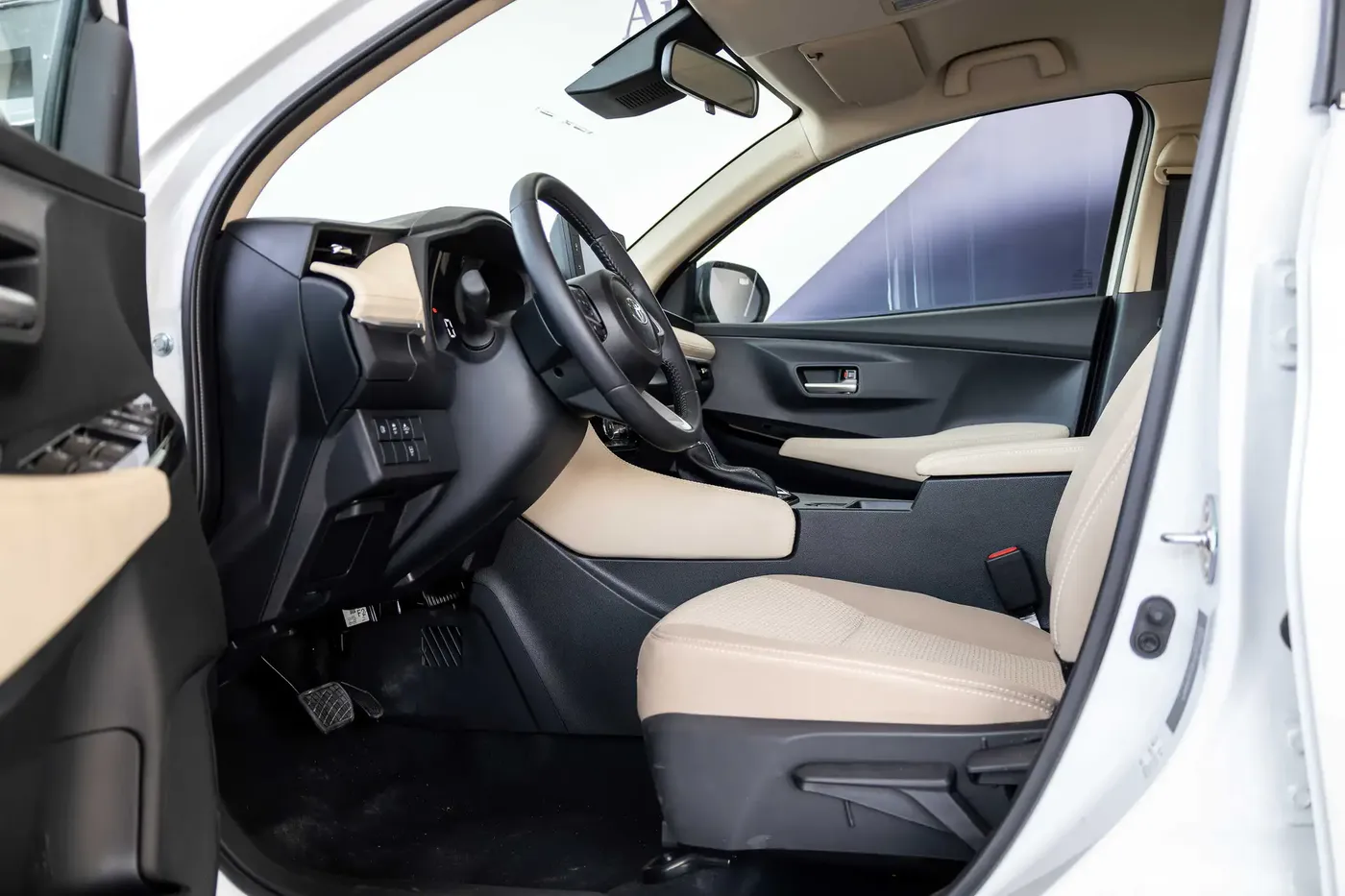 2024 TOYOTA YARIS G - Image 2