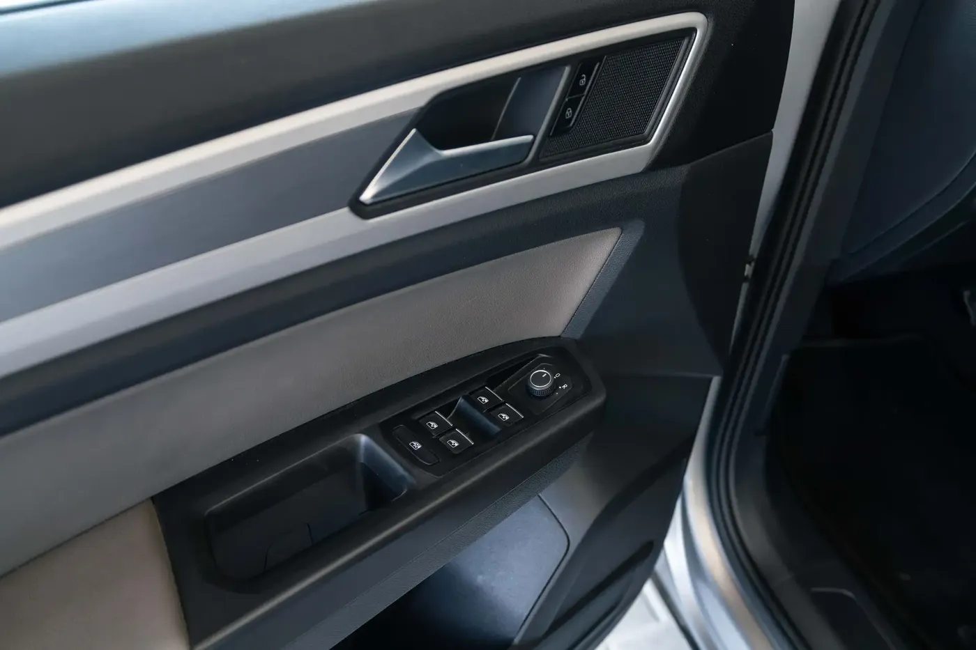 2023 VOLKSWAGEN TERAMONT TRENDLINE - Image 5
